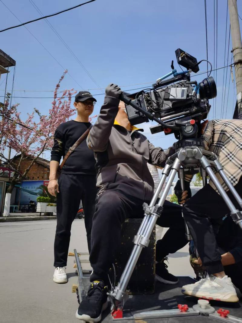 安次区广告片拍摄：快消品牌爆款之选，网感内容适配社媒传播！